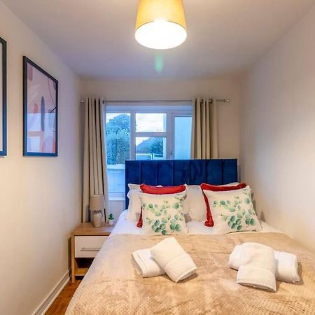 בורנמות' Beautiful Sea View 2 Bedroom Sleeps 6-Free Parking מראה חיצוני תמונה