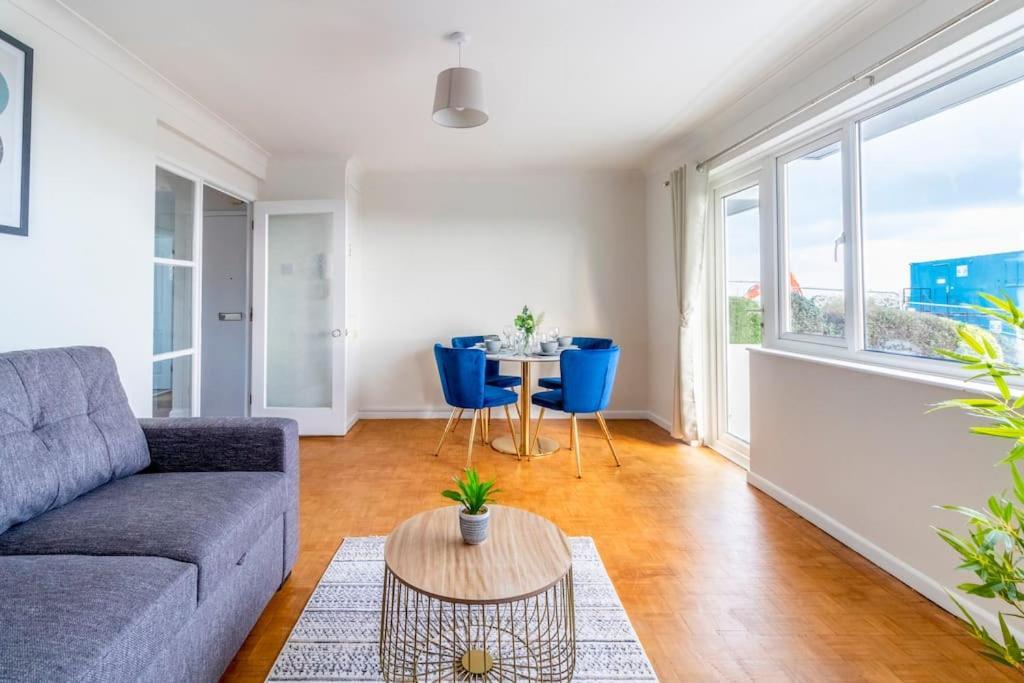בורנמות' Beautiful Sea View 2 Bedroom Sleeps 6-Free Parking מראה חיצוני תמונה